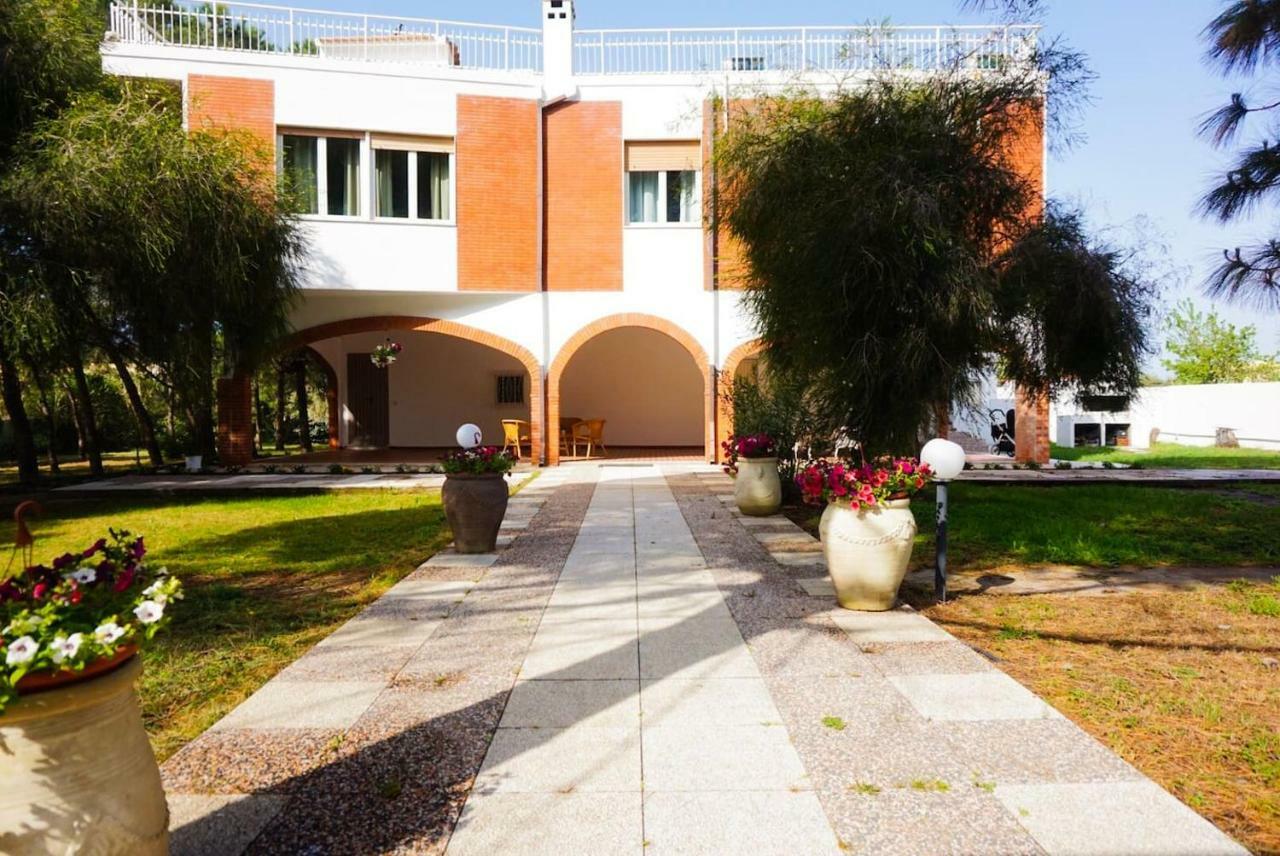 Villa Aurelia - Modern Seafront Studio Apartment Flumini di Quartu Eksteriør bilde